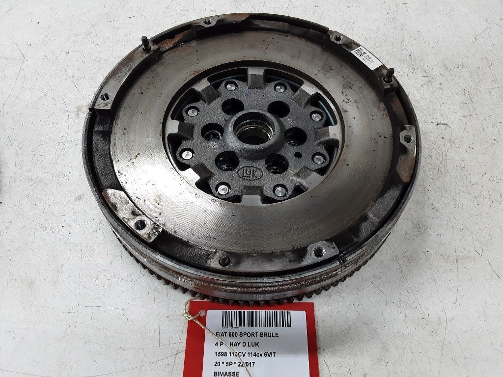 VOLANT MOTEUR BI-MASSE Fiat 500X (334) (55283952), Mevr. I. Hauben, Utilisé, Fiat, Rue de l'Espoir 34 34
4030  GRIVEGNÉE, BE