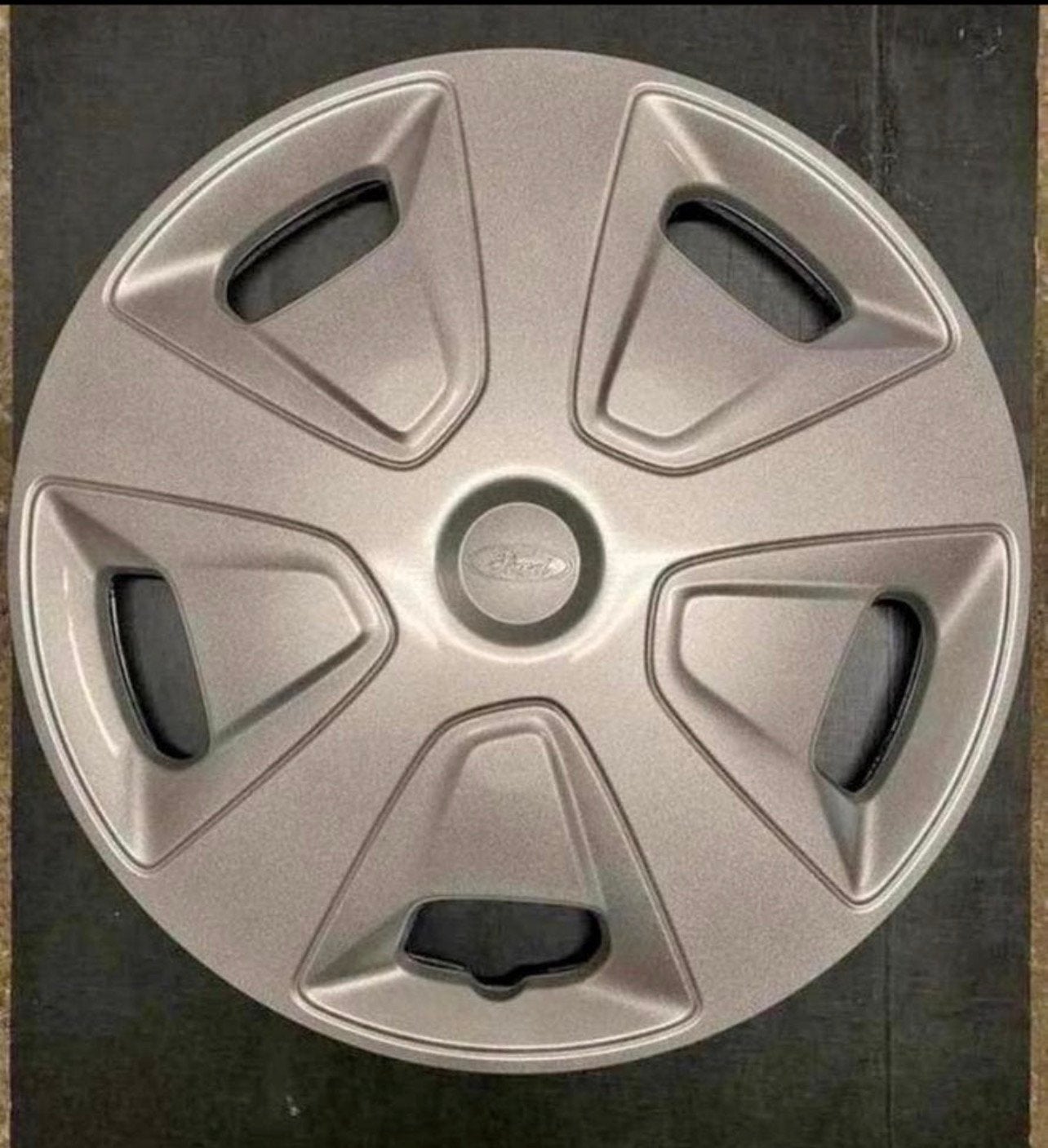 Plusieurs enjoliveurs d’origine Ford transit 16", Autos : Divers, Enjoliveurs, Enlèvement ou Envoi, Comme neuf