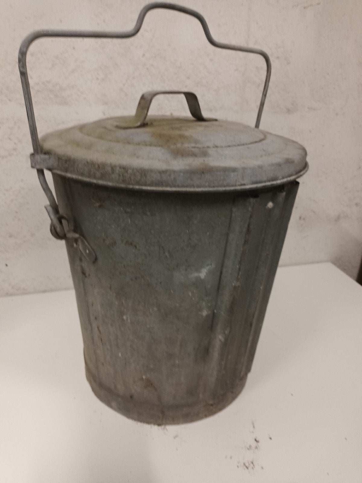Vintage zinken vuilnisemmer met deksel (Brocante / Asemmer), Enlèvement, #€#, ###, ###