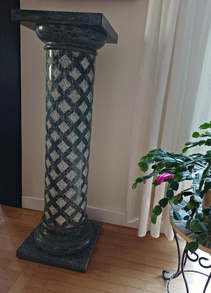 Belle colonne en marbre vert en excellent état, Enlèvement