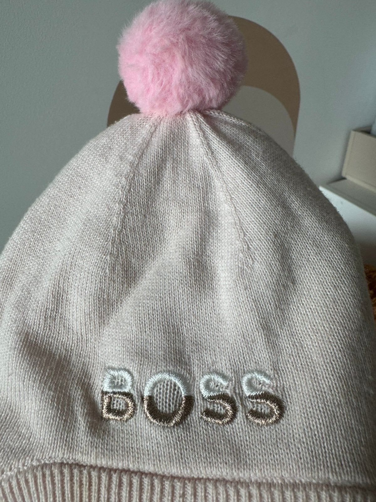 Bonnet hiver Boss, Enlèvement, Comme neuf