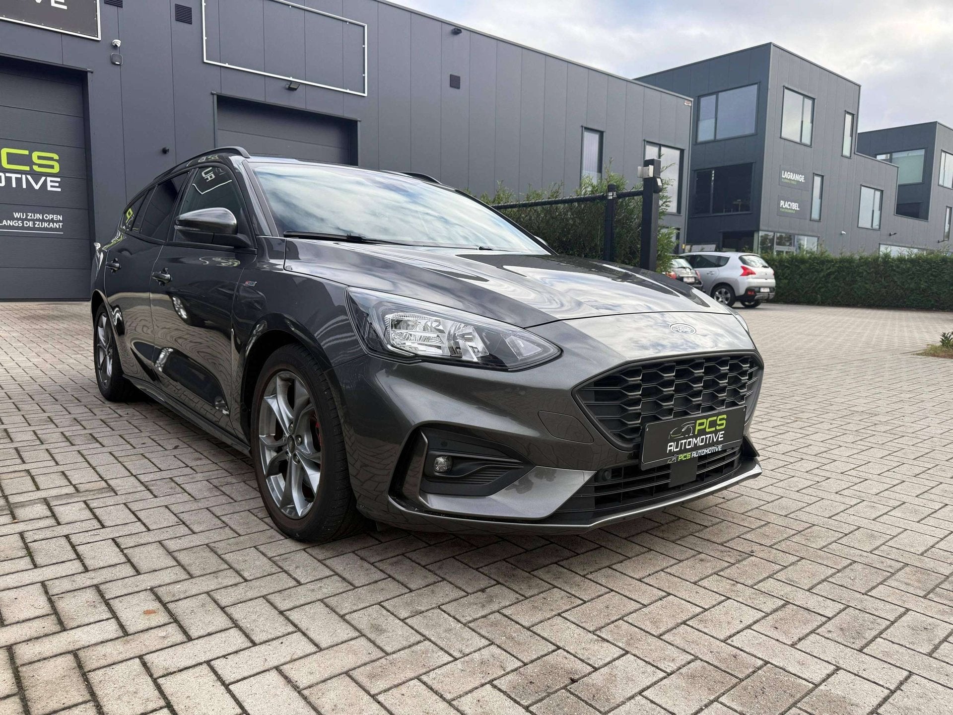 Ford Focus ST-Line / 1.0 Benzine + Elektrisch / euro 6d / 20, Focus, Dealer onderhouden, Stof, Gebruikt