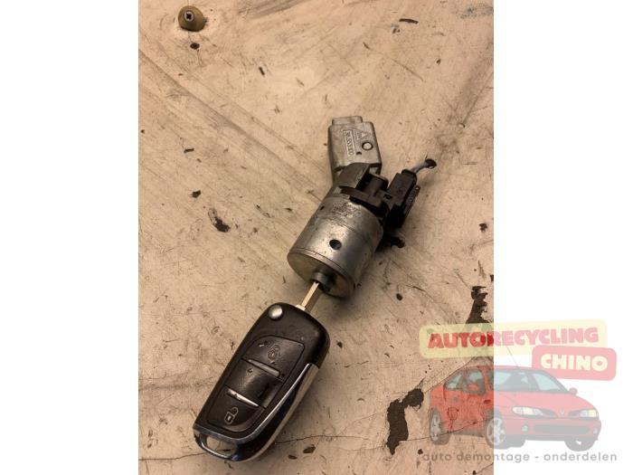 Serrure de contact + clé d'un Peugeot 807, -, 3 mois de garantie, Utilisé, -