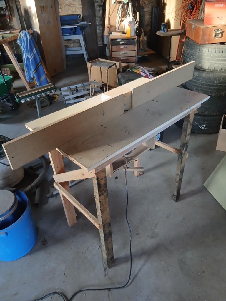 bovenfrees  tafel  met freesmachines, Ophalen
