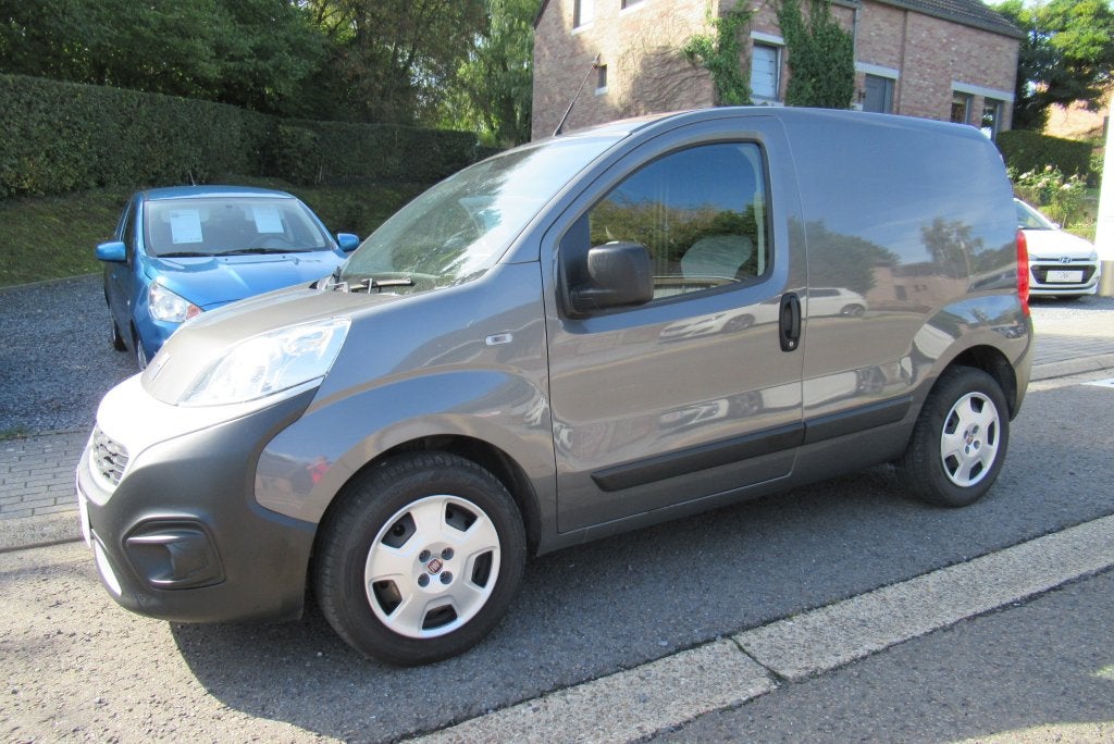 Fiat Fiorino diesel utility full options nieuwstaat!, Auto's, Voorwielaandrijving, Stof, Euro 6, 4 cilinders