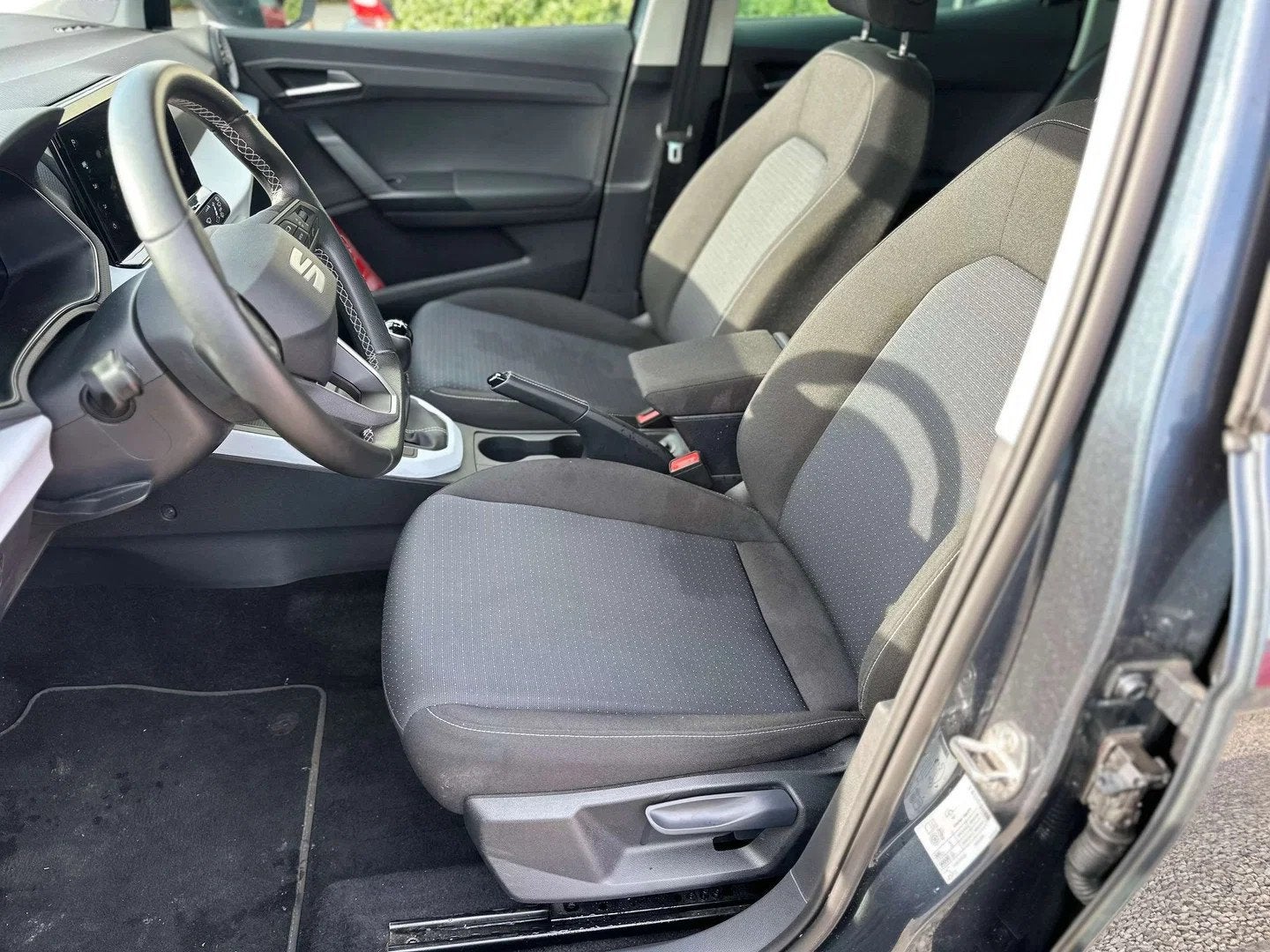 SEAT Arona Arona 1.0 TSI Move! Full Link, Autos, Argent ou Gris, Achat, Arona, Entreprise