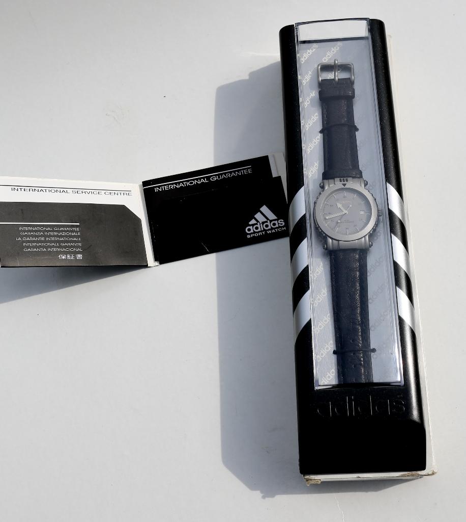 Montre Adidas neuve, Enlèvement ou Envoi, Neuf, Cuir