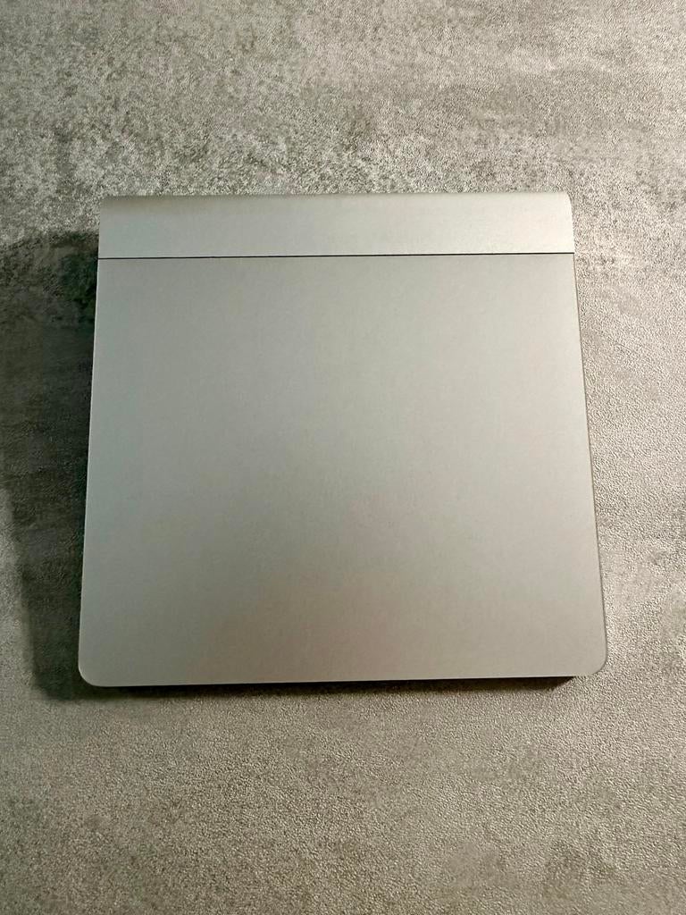 Apple Magic Trackpad 1, Informatique & Logiciels, Enlèvement, Comme neuf, Sans fil, Trackpad
