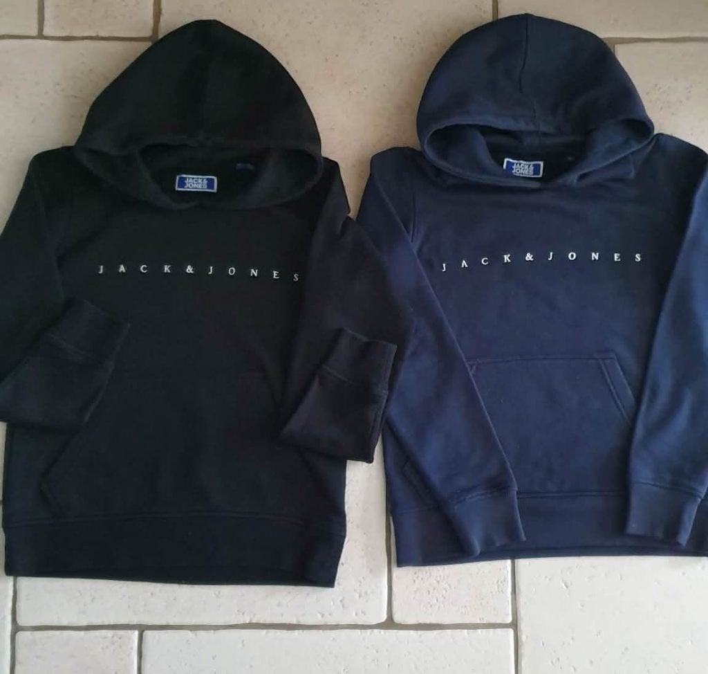 LOT DE 2 SWEATS JACK & JONES A CAPUCHE TAILLE 152(11-12 ANS), Garçon, Pull ou Veste, Comme neuf, Enlèvement