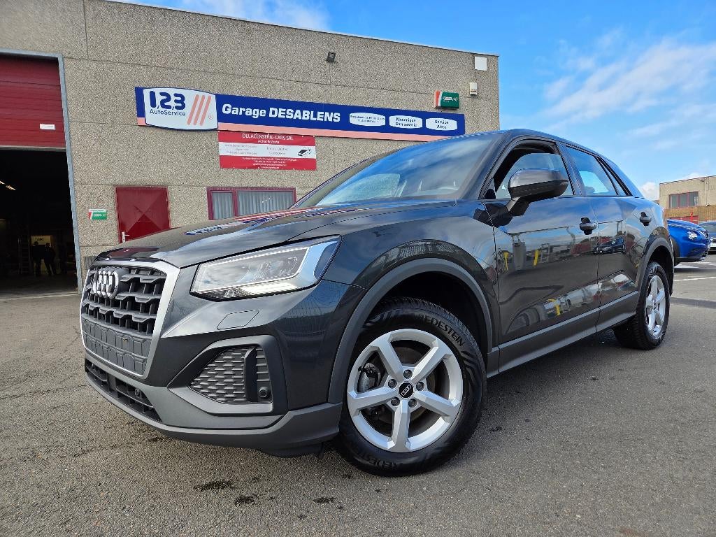 AUDI Q2, Autos, Audi, Cuir, Argent ou Gris, Achat, Entreprise