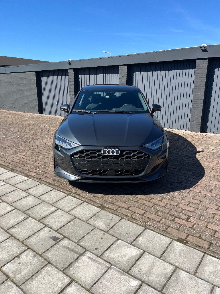 Audi a3 1.5tfsi automaat bouwjaar 2025 mild hybride 20dkm !, Auto's, Audi, Particulier, A3, Achteruitrijcamera, Adaptive Cruise Control