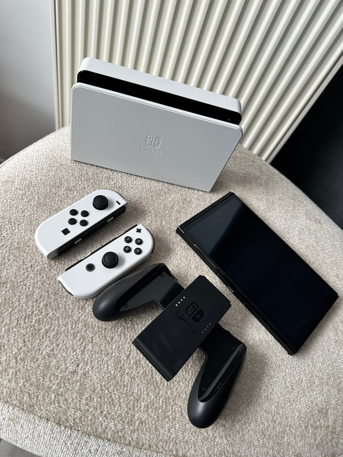 Nintendo Switch OLED - nieuw staat met garantie en factuur, Games en Spelcomputers, Spelcomputers | Nintendo Switch, Zo goed als nieuw