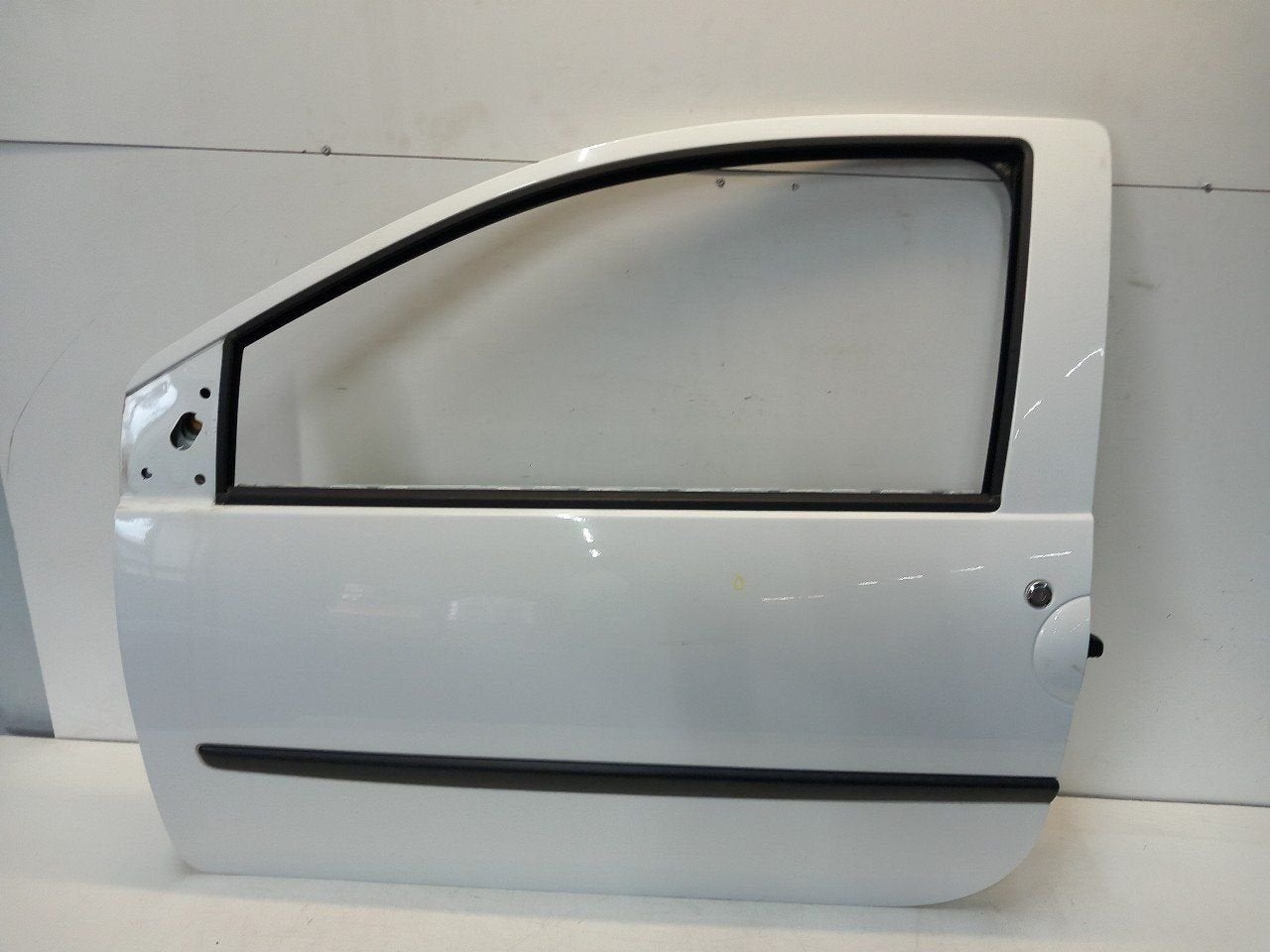 Portier links voor Renault Twingo, Onderdelen@venauto.nl, Van der Ven Autorecycling B.V., Gebruikt, Ettenseweg 76, 4706 PB Roosendaal, The Netherlands