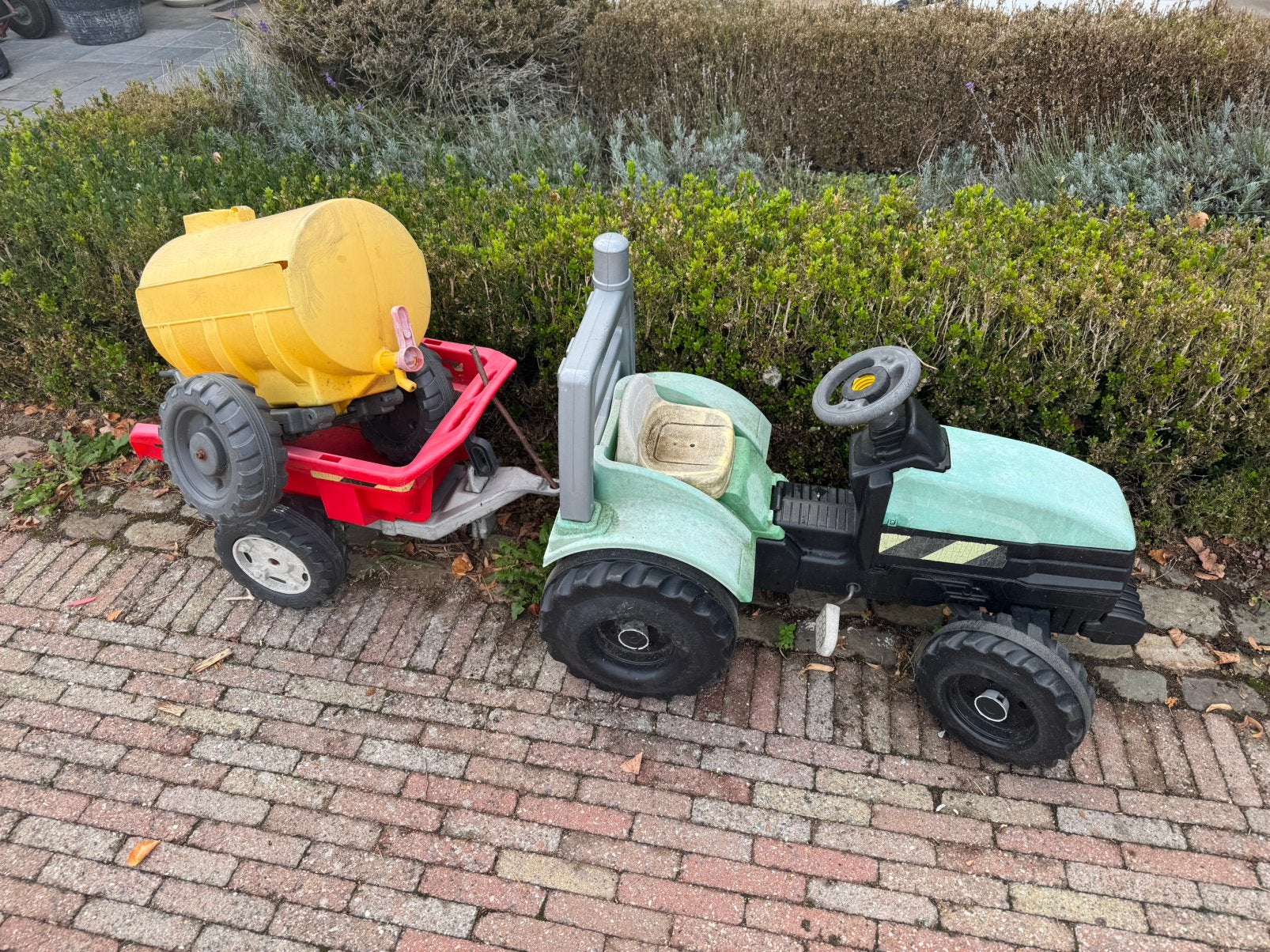 Gratis tractor met 2 aanhangwagens, Ophalen, Gebruikt