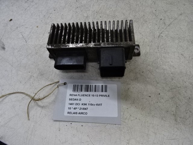 VENTILATEUR DE REFROIDISSEMENT Fluence (LZ) (8200558438A), Autos : Pièces & Accessoires, Renault, Utilisé, Peter-Huppertz-Straße 5
51063  Köln, DE