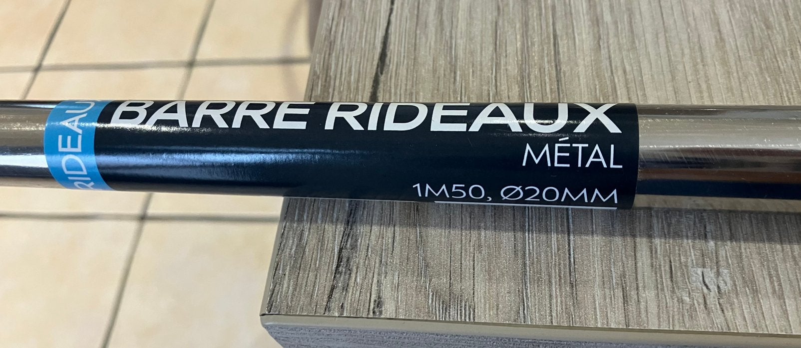 BARRE A RIDEAUX + ATTACHES + EMBOUTS (10 EUROS LE LOT), Enlèvement, Comme neuf