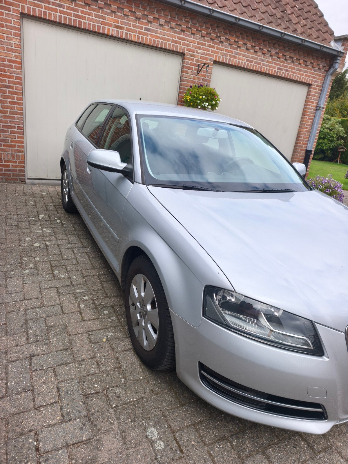 Audi A3 sportback 1600 tdie bwj 2010, 144000 km,goede staat!, Auto's, Voorwielaandrijving, Euro 5, Stof, Zwart