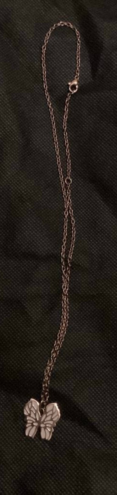 MOOIE NIEUWE KETTING,MET WITTE VLINDER,NIEUW MOOI !, Bijoux, Sacs & Beauté, Colliers, Enlèvement ou Envoi, Neuf, Or, Autres matériaux