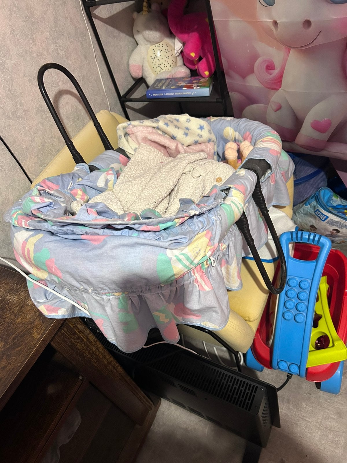 Wieg op verrijdbare staander!!, Kinderen en Baby's, Babykleding | Overige, Ophalen, Zo goed als nieuw, Jongetje of Meisje