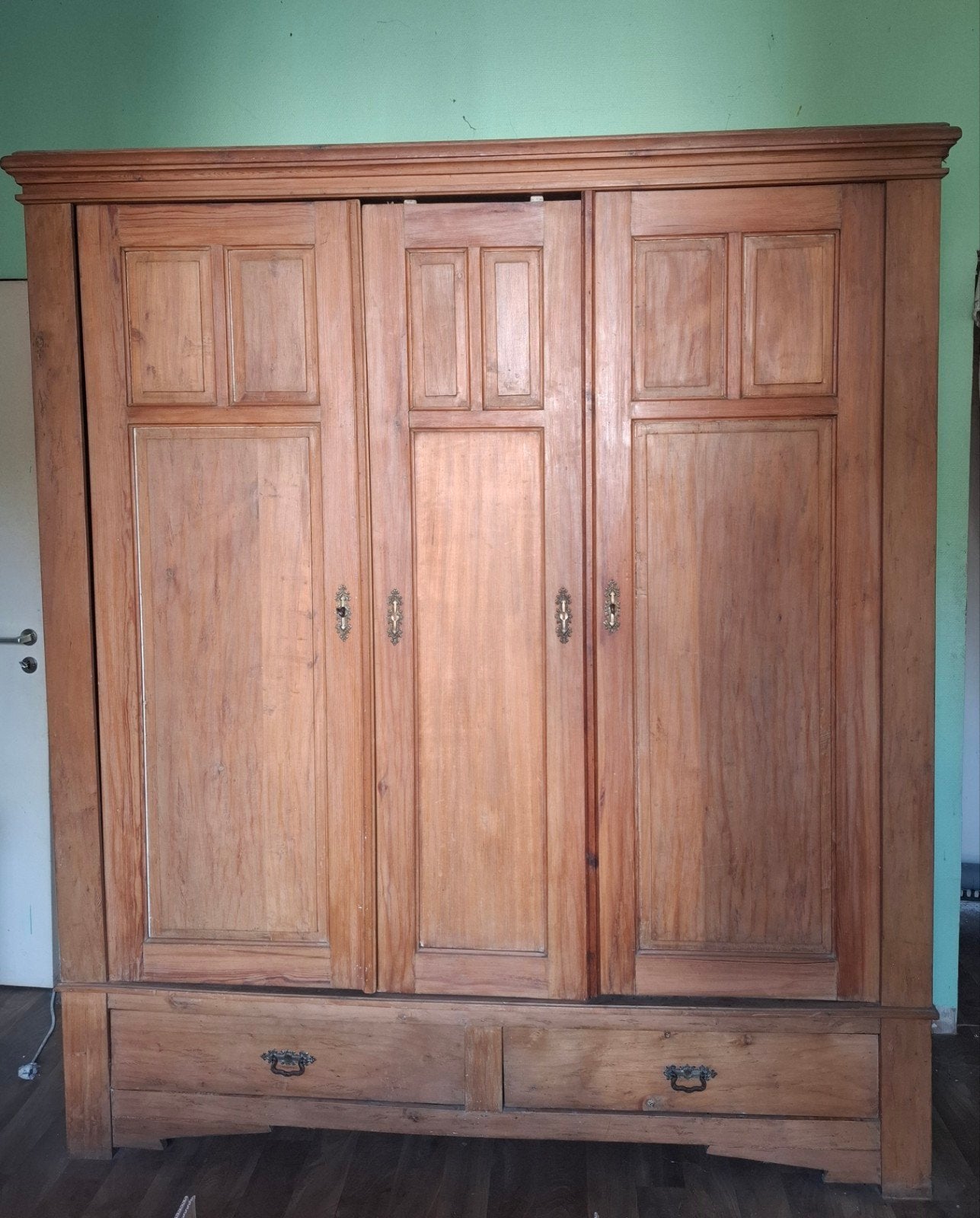 Armoire/ Penderie bois massif, Enlèvement