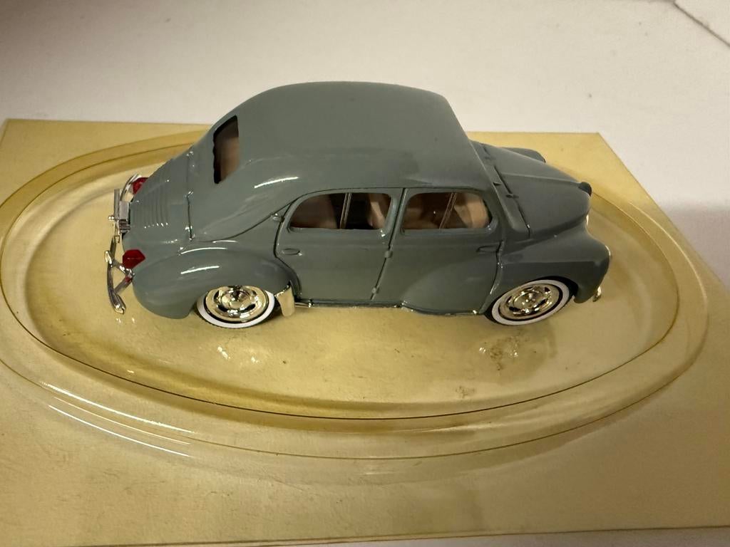 Solido Renault 4CV 1:43, Hobby en Vrije tijd, Modelauto's | 1:43, Ophalen of Verzenden, Zo goed als nieuw, Auto, Solido