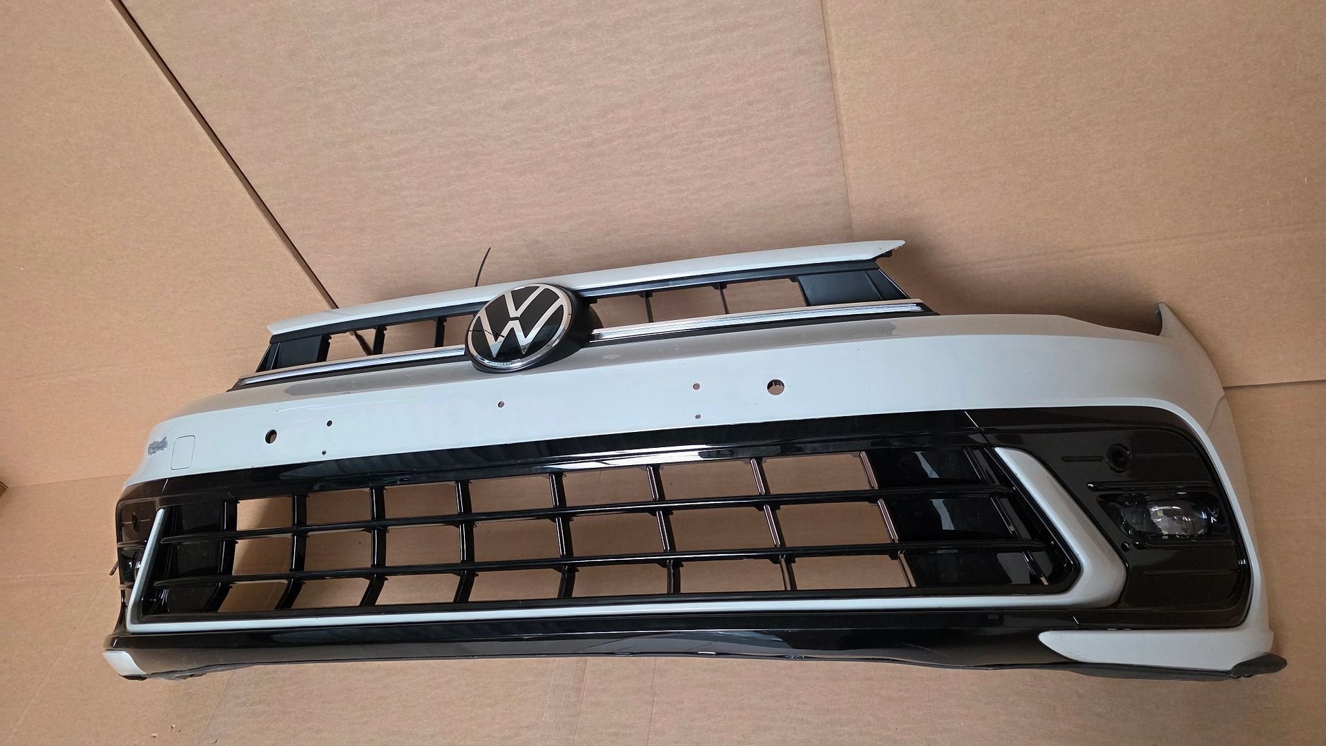 Voorbumper VW Polo 2G Facelift R-line Bumper 6xPDC bj.2022-, Gebruikt, -, Voor, Ophalen of Verzenden