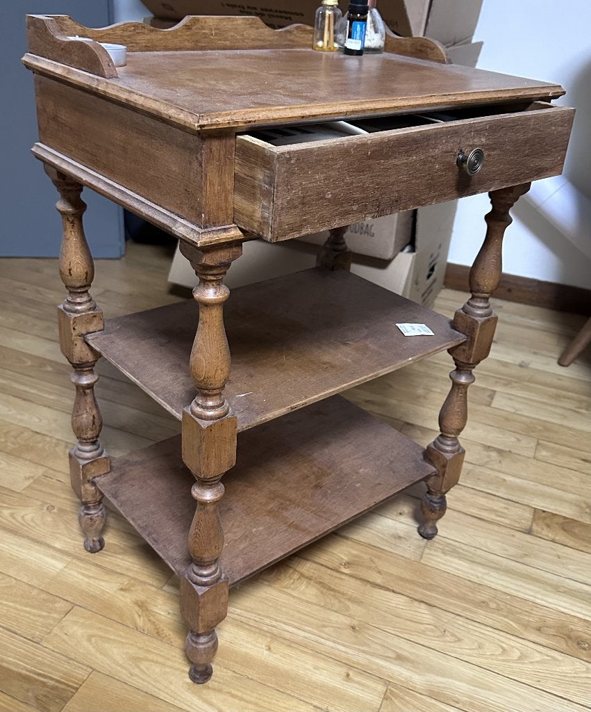 Petite table d’appoint vintage avec tiroir et étagères, Enlèvement