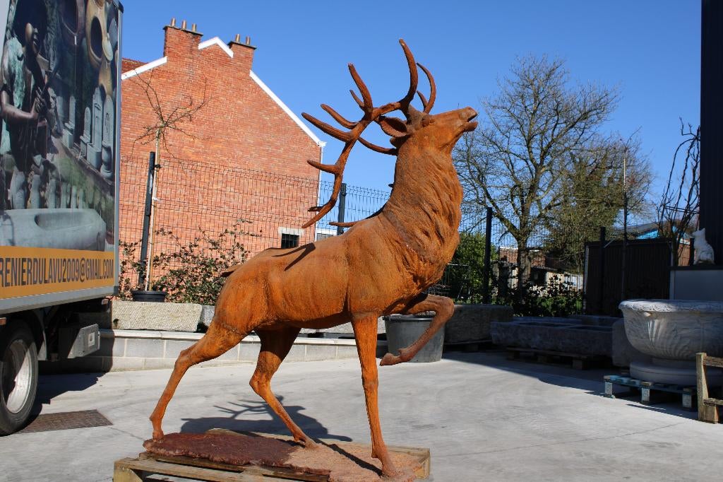 statue d un grand cerf debout en fonte rouillé, Enlèvement, Neuf, Métal, Animal