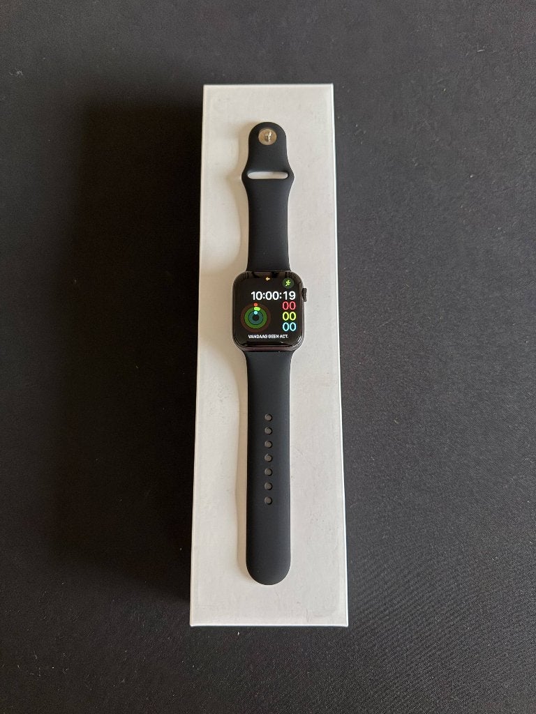 Apple Watch Series 6 - 44mm Space Gray + nieuw bandje (GPS), Ophalen, Gebruikt, Conditie, Zwart
