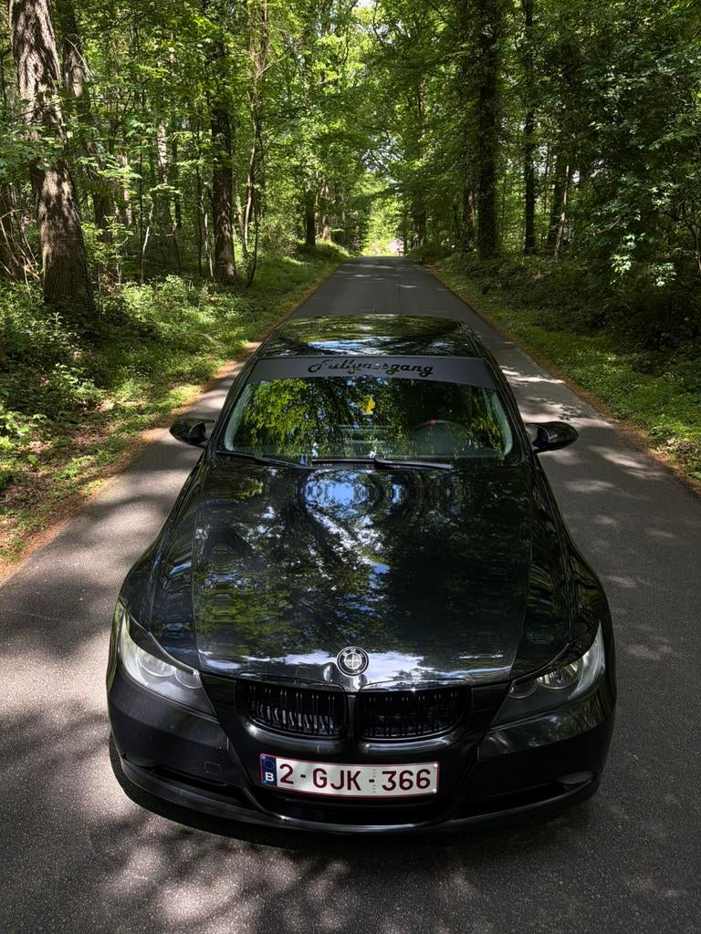 Bmw e90 320d, Auto's, Achterwielaandrijving, Zwart, Zwart, 5 deurs