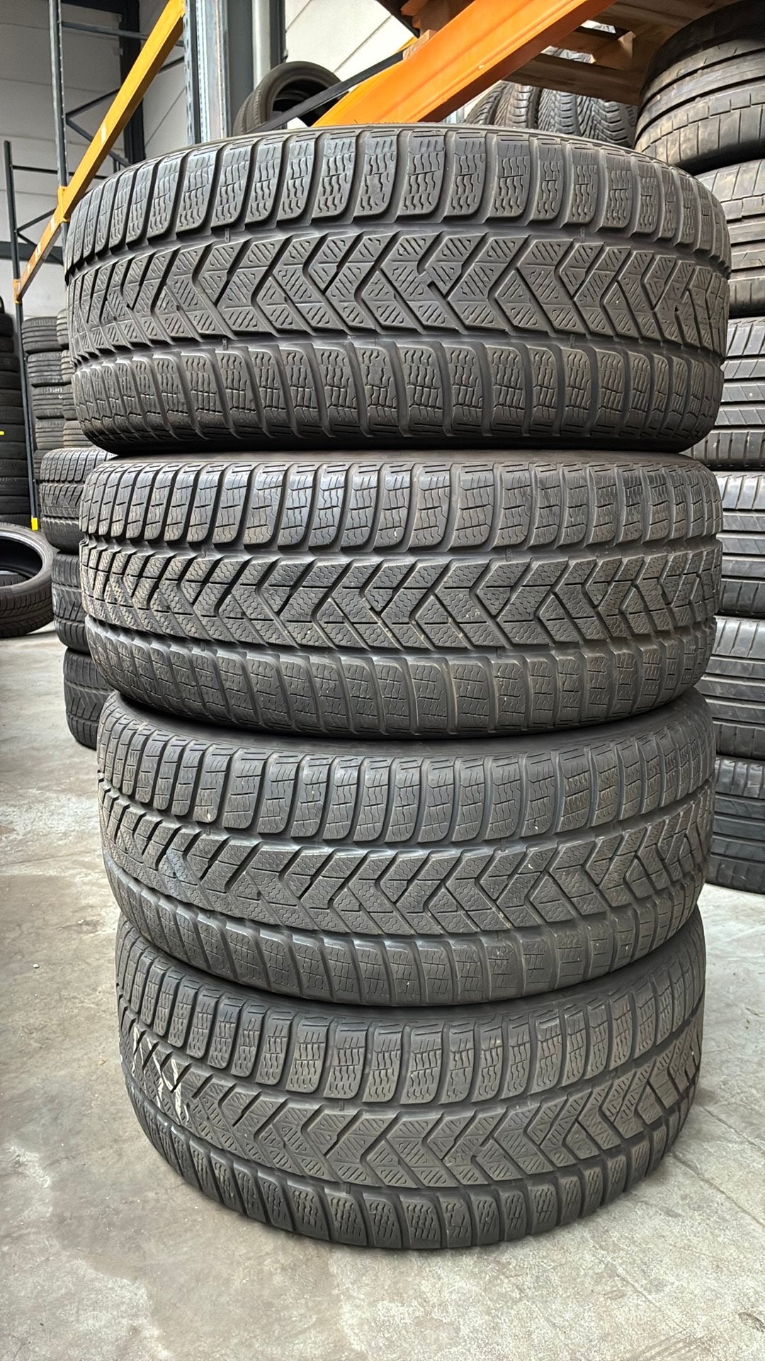 Pneus d'hiver 2554519 255/45/19 255/45R19 marque Pirelli, Enlèvement