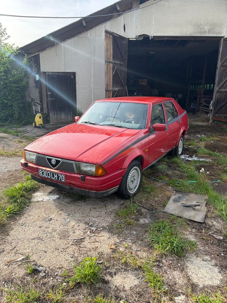 Alfa Romeo 75 turbo (barnfind), Auto's, Alfa Romeo, Particulier, 4 deurs, Rood, Ophalen
