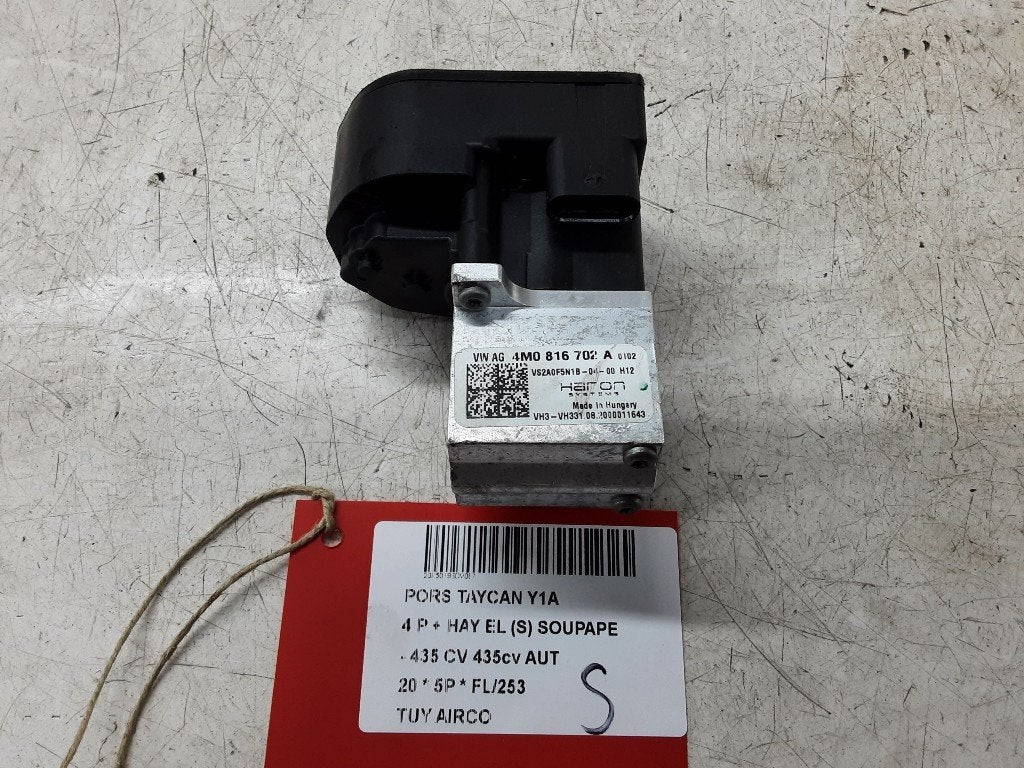 DURITE CLIMATISATION Porsche Taycan (Y1A) (4M0816702A), Utilisé, Rue de l'Espoir 34 34
4030  GRIVEGNÉE, BE, Info@Collignon.be