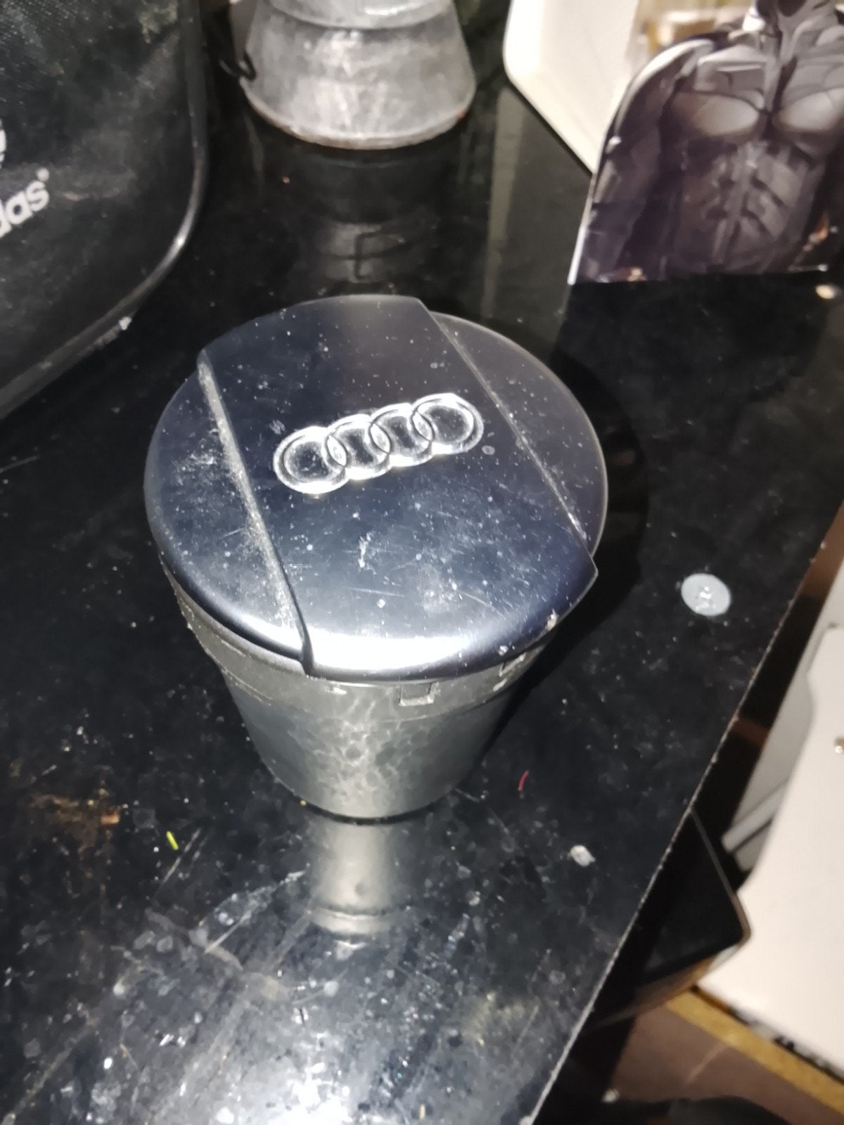 cendriers Audi, Enlèvement ou Envoi, Audi