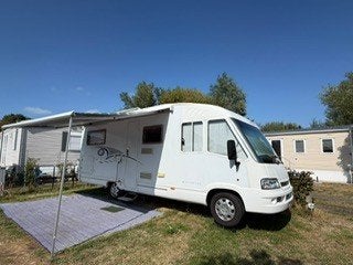 Mobil-home intégré Dethleffs : Advantage Elegance, Caravanes & Camping, Siège de train, Jusqu'à 4, 6 à 7 mètres, Toilette à cassette