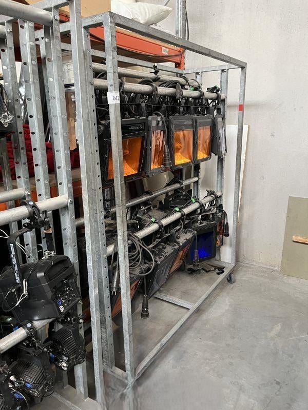 Metalen kar met spots SHOWTEC en VETEC, Ophalen, Zo goed als nieuw, Licht