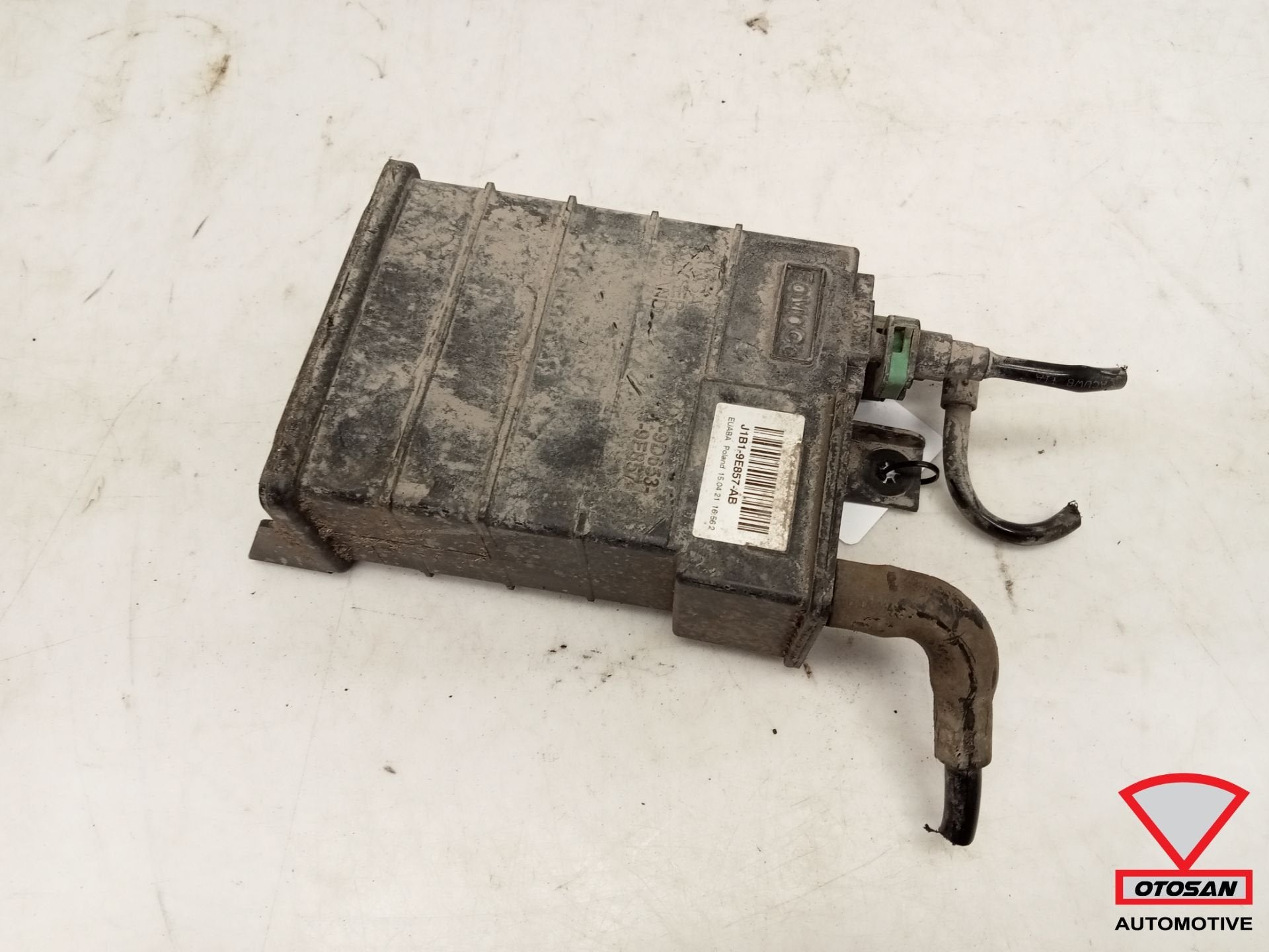 Filtre charbon actif J1B19E857AB pour Ford Fiesta MK8 2017+, Info@ford.com, Ford Motor Company, American Road 1
48126  Dearborn