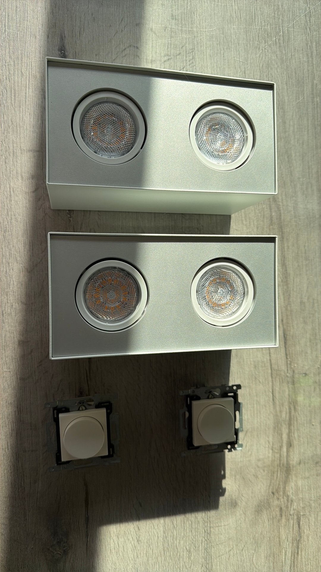 Philips opbouwspots + Niko LED dimmers – Complete set, Ophalen, GU10, Opbouwspot, Zo goed als nieuw