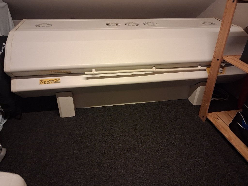 zonnebank, Elektronische apparatuur, Zonnebanken en Gezichtsbruiners, Ophalen, Zo goed als nieuw, Zonnebank dubbelzijdig, 15 lampen of meer