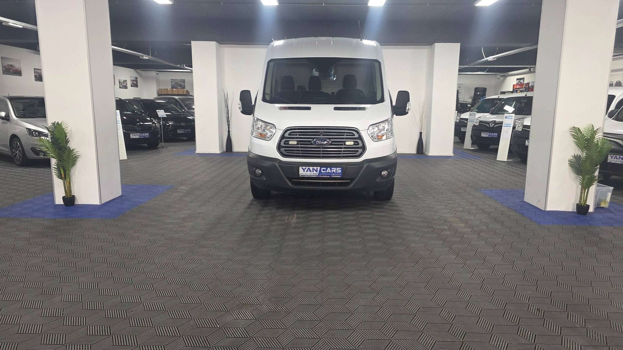 Ford Transit 350 L2H2 2.0 TDCi 170 · Distribution neuve ·, Autos, Euro 6, Entreprise, 3 places, Boîte manuelle