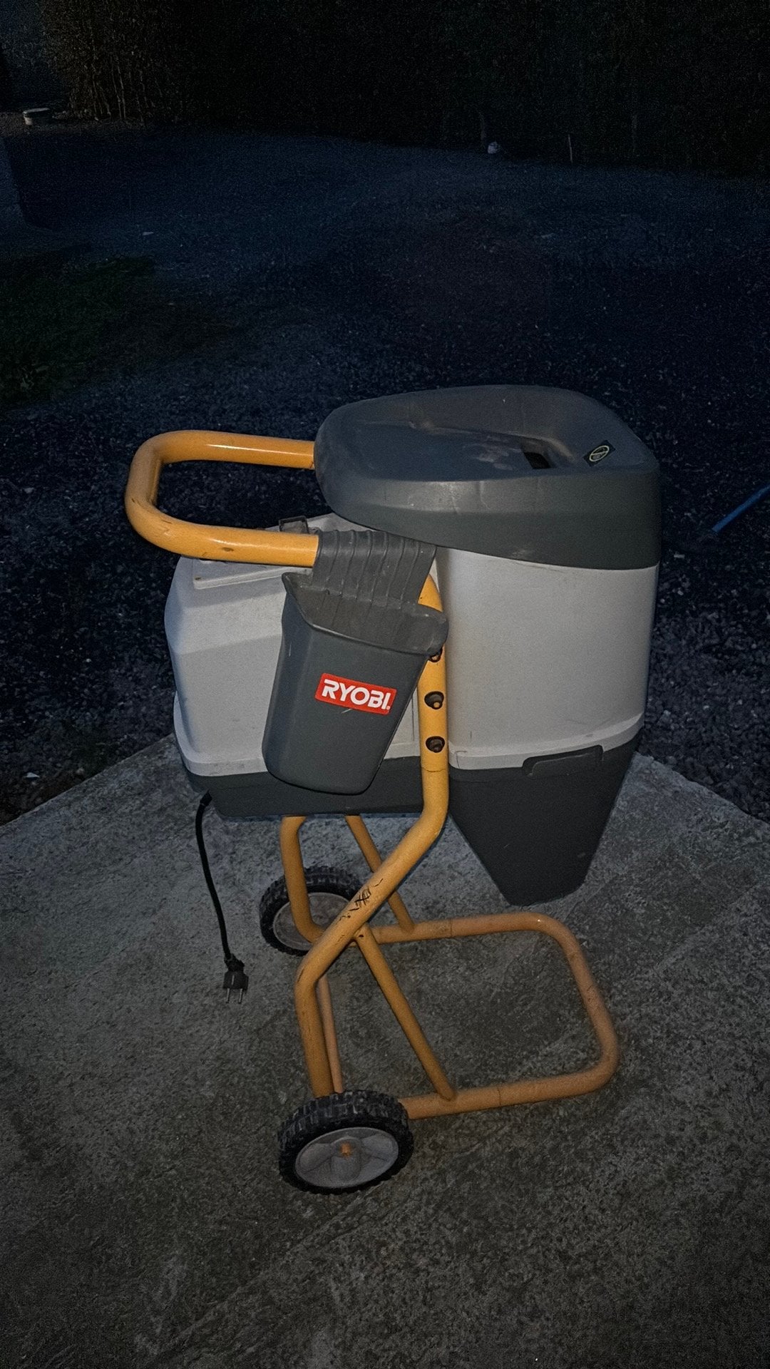 Hakselaar Ryobi RSH2455, Tuin en Terras, Ophalen, Zo goed als nieuw, Elektrisch