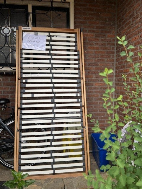 gratis elektrische verstelbare lattenbodem 90 x 200, Ophalen
