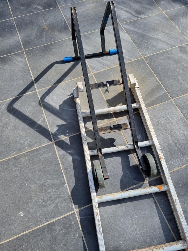 Aluminium ladder met nokhaak, Ophalen, Zo goed als nieuw, Ladder, Opvouwbaar of Inschuifbaar