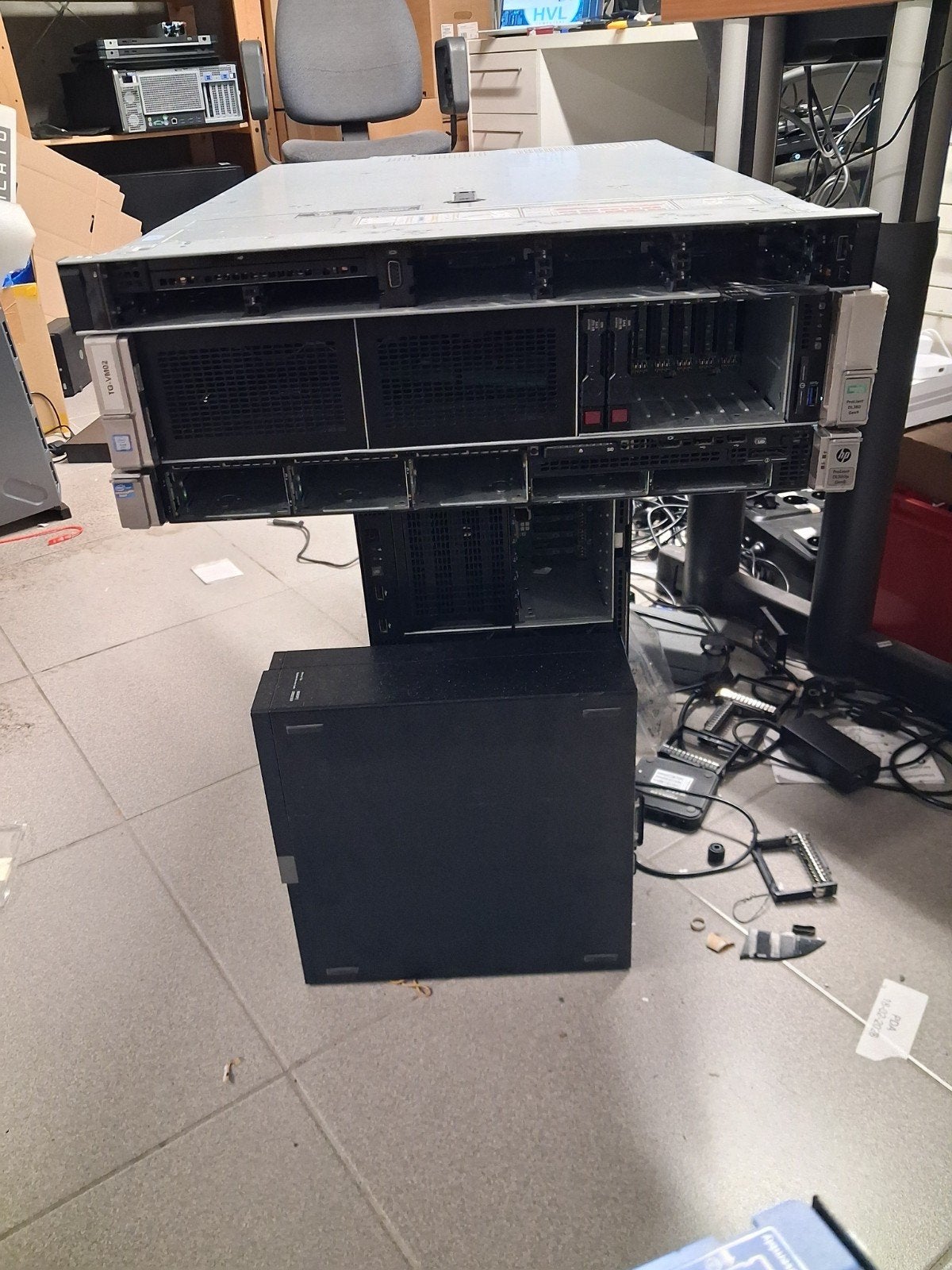 Dell PowerEdge R440 met 2x Gold 6138 20 core cpu's, Informatique & Logiciels, Serveurs, Enlèvement, Comme neuf, 3 à 4 Ghz, Composants échangeables à chaud