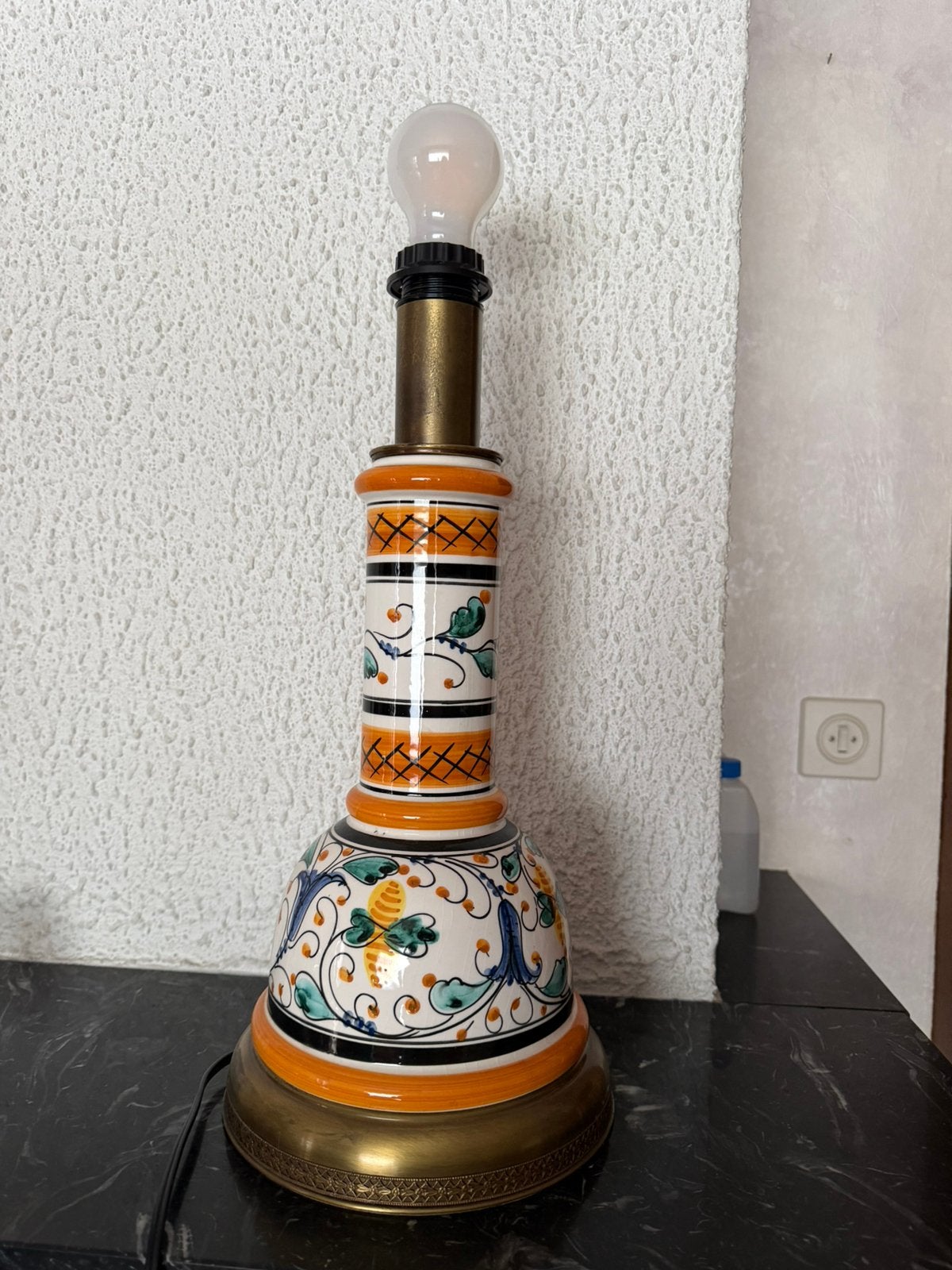 Voet zonder lampenkap, Ophalen