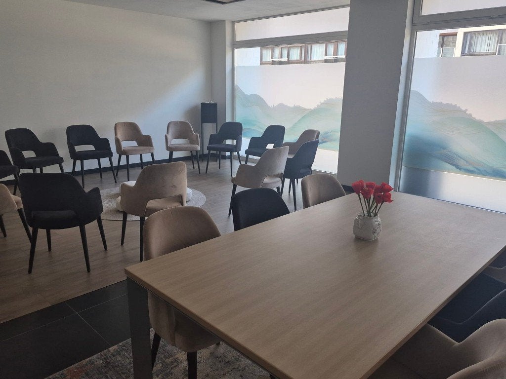 Handelsruimte van 120 m² te huur in Oostduinkerke-Bad, 50 m² of meer, Provincie West-Vlaanderen