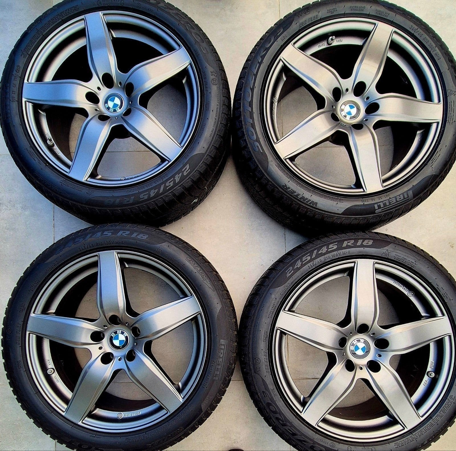 BMW 18 INCH VELGEN MET NIEUWE PIRELLI RUNFLAT BANDEN 5X112, Auto-onderdelen, Ophalen, 18 inch, 245 mm, Banden en Velgen