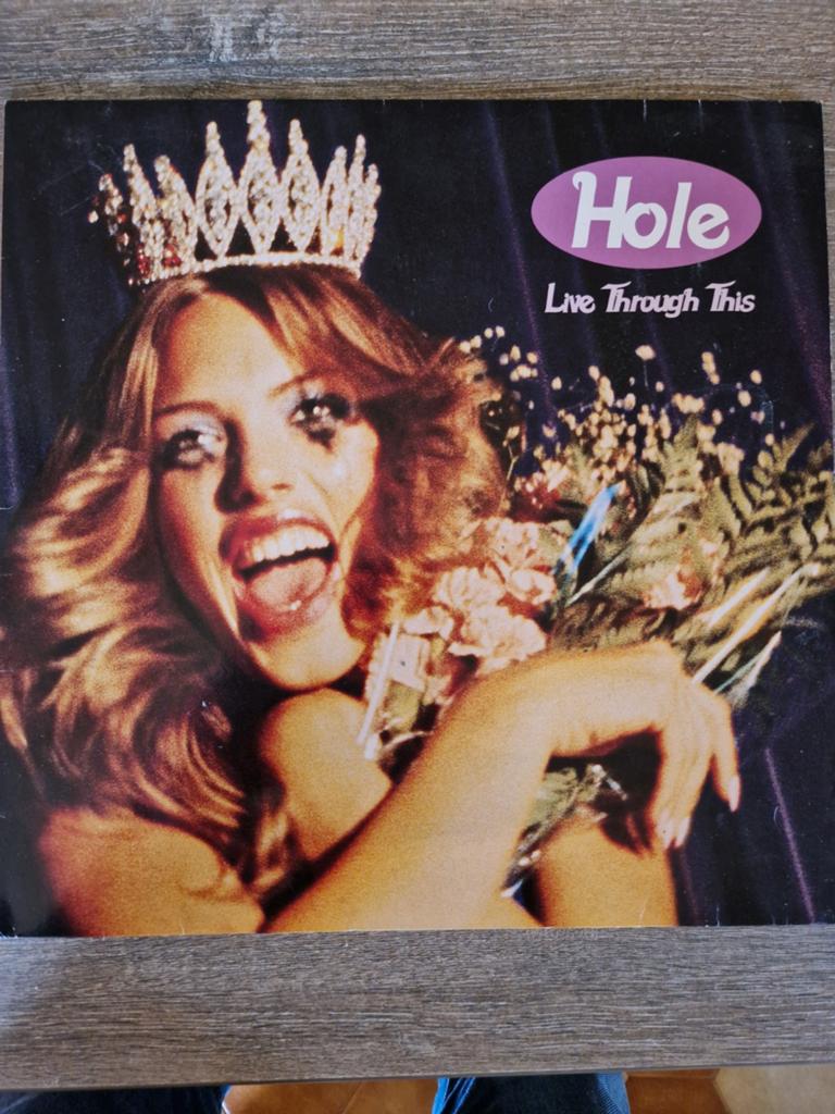 Hole. Live trough this. Bijna nieuwstaat, Cd's en Dvd's, Ophalen of Verzenden