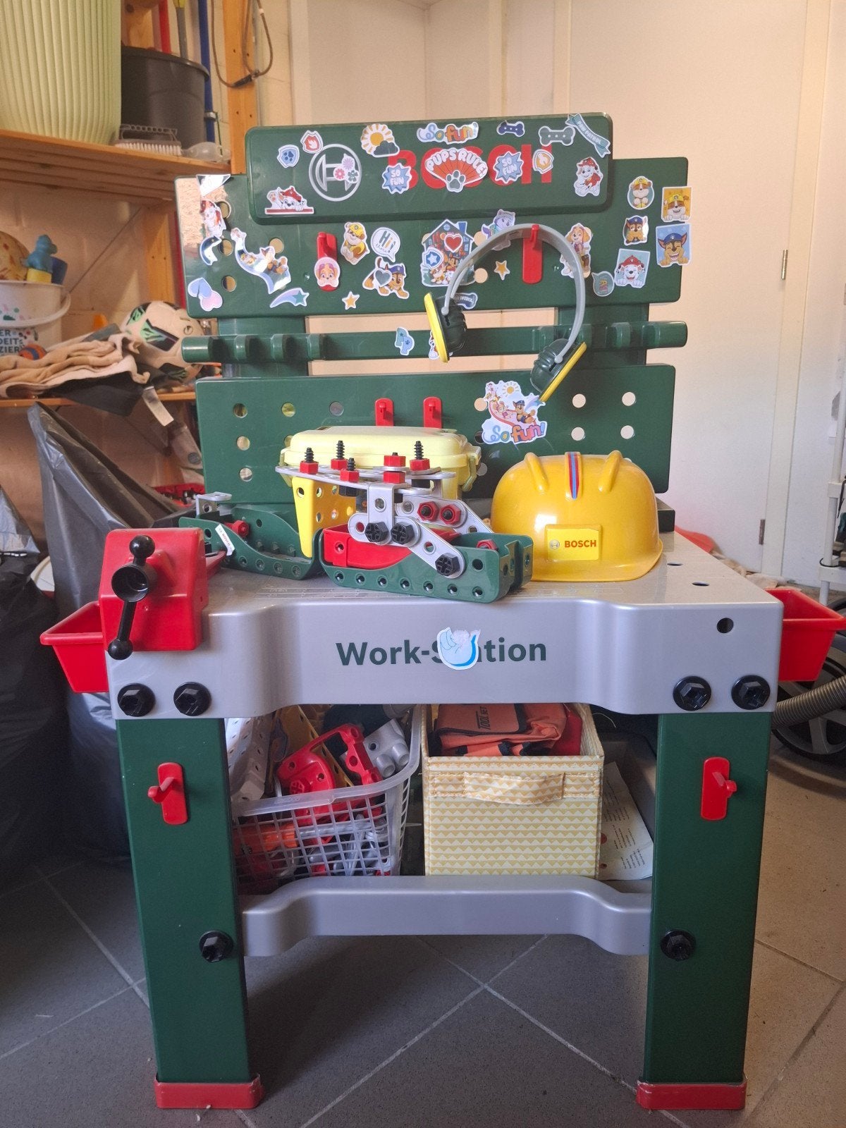 work station bosh, Enlèvement