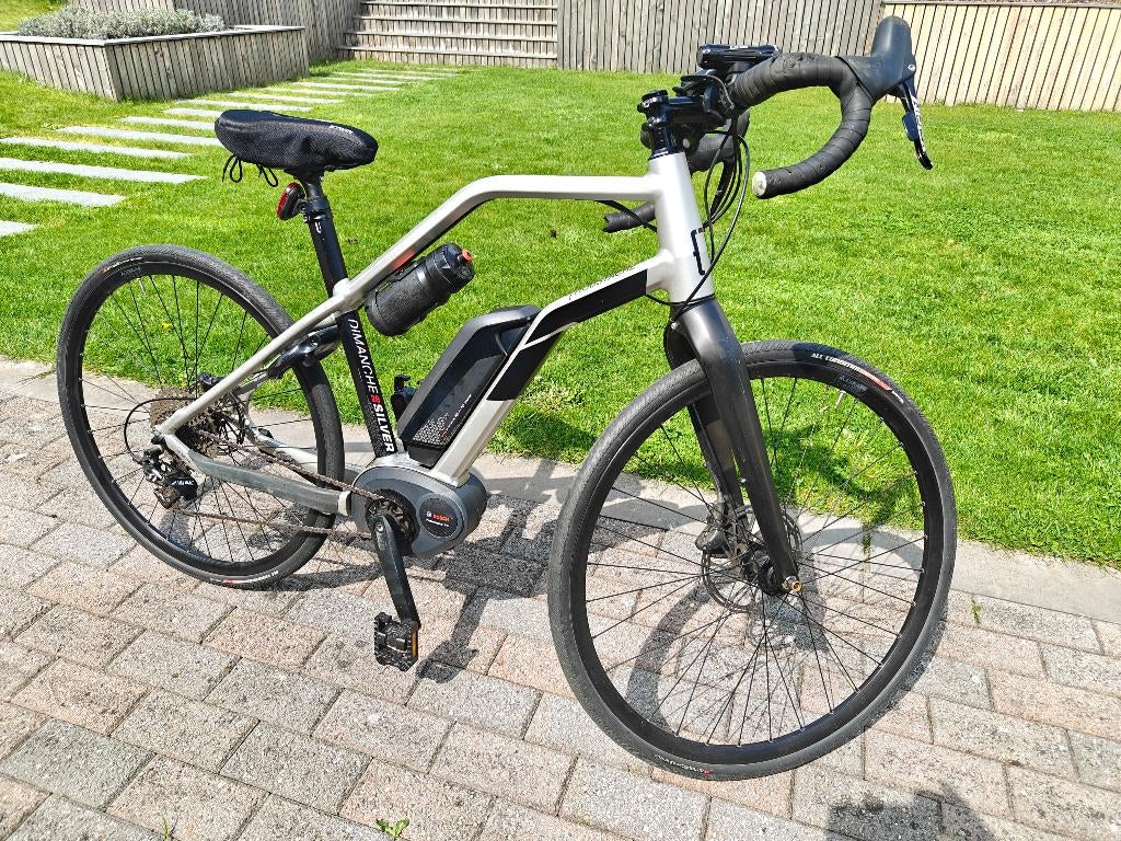 Vélo électrique MOUSTACHE Dimanche 28 Silver, 55 à 59 cm, Enlèvement, 50 km par batterie ou plus, Moustache